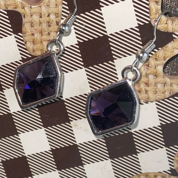 Purple faux amethyst dangle earrings - Picture 2 of 2